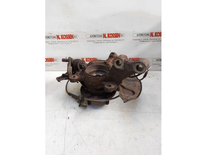 Knuckle, front left from a Toyota Corolla Verso (R10/11) 1.8 16V VVT-i 2004