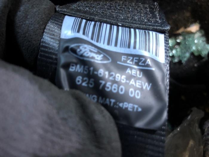 Pas bezpieczenstwa lewy przód z Ford Focus 3 1.0 Ti-VCT EcoBoost 12V 125 2015
