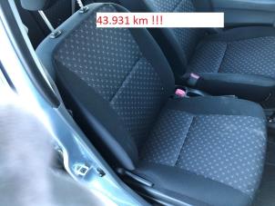 Usados Asiento derecha Daihatsu Cuore (L251/271/276) 1.0 12V DVVT Precio de solicitud ofrecido por N Kossen Autorecycling BV