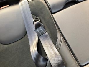 Usados Cinturón de seguridad centro detrás Volvo V40 (MV) 1.5 T3 16V Geartronic Precio de solicitud ofrecido por N Kossen Autorecycling BV