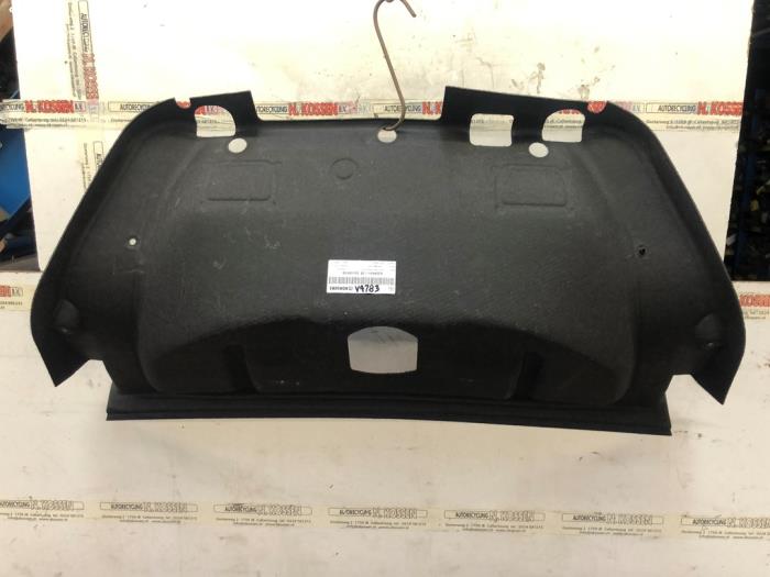 Tapizado de cubierta de maletero de un Mercedes-Benz C (W204) 1.8 C-180 CGI 16V 2011