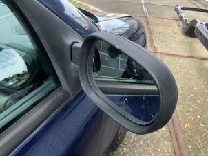 Used Wing mirror, right Renault Clio II (BB/CB) 1.2 16V Price on request offered by N Kossen Autorecycling BV