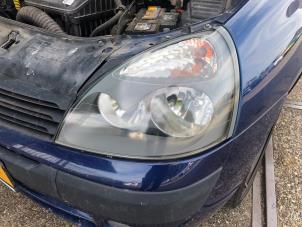 Used Headlight, left Renault Clio II (BB/CB) 1.2 16V Price on request offered by N Kossen Autorecycling BV