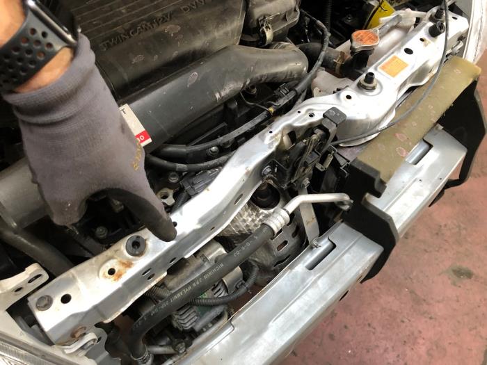 Używane Panel przedni Daihatsu Cuore (L251/271/276) 1.0 12V DVVT Cena na żądanie oferowane przez N Kossen Autorecycling BV