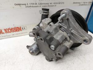 Used Power steering pump Mercedes C (W204) 1.8 C-180 CGI 16V Price on request offered by N Kossen Autorecycling BV