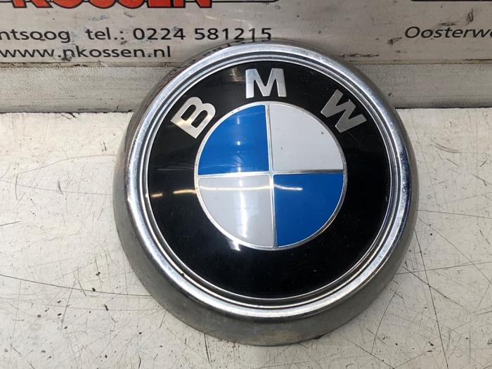 Używane Emblemat BMW X6 (E71/72) xDrive35d 3.0 24V Cena na żądanie oferowane przez N Kossen Autorecycling BV