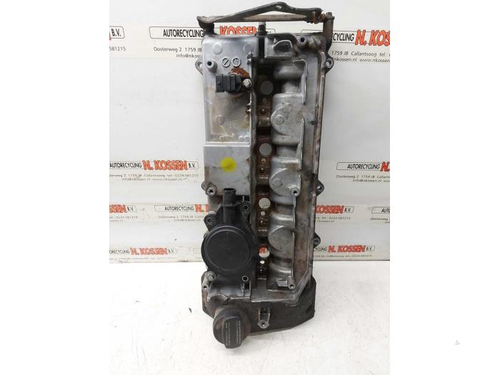 Gebrauchte Ventildeckel Mercedes Vito (638.1/2) 2.2 CDI 108 16V Preis auf Anfrage angeboten von N Kossen Autorecycling BV
