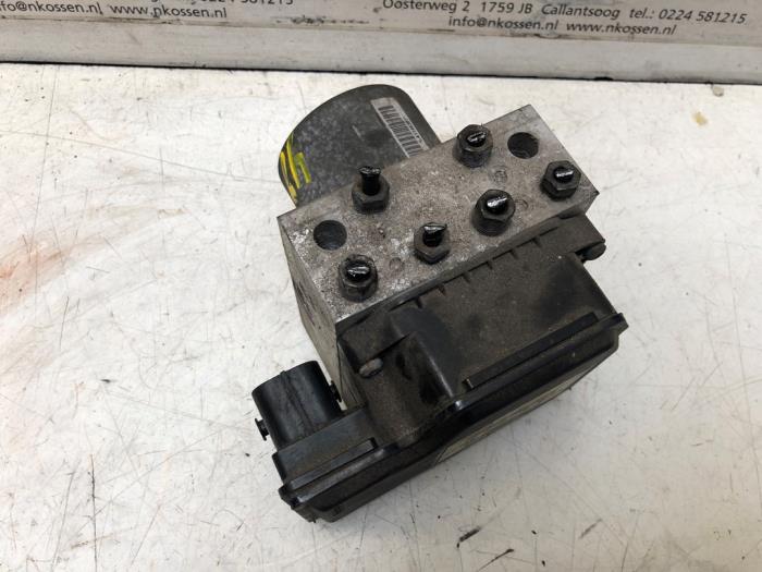 Usagé Bloc ABS Alfa Romeo 159 Sportwagon (939BX) 3.2 JTS V6 24V Q4 Prix sur demande proposé par N Kossen Autorecycling BV