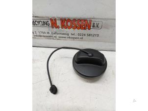 Used Fuel cap Mercedes Sprinter 3,5t (906.63) 313 CDI 16V Price on request offered by N Kossen Autorecycling BV