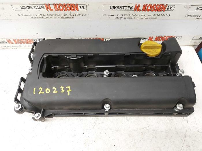 Gebrauchte Ventildeckel Opel Astra H GTC (L08) 1.6 16V Preis auf Anfrage angeboten von N Kossen Autorecycling BV