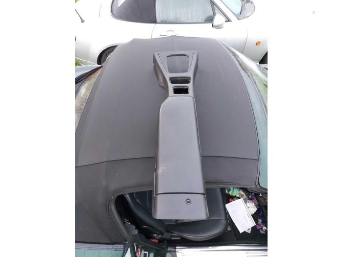 Usagé Console centrale Mazda MX-5 (NB18/35/8C) 1.6i 16V Prix sur demande proposé par N Kossen Autorecycling BV
