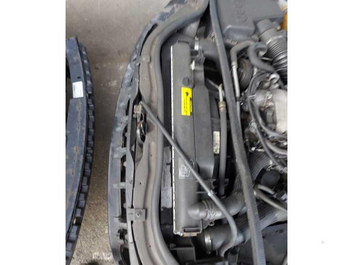 Gebrauchte Kühler Jeep Grand Cherokee (WG/WJ) 2.7 CRD 20V Preis auf Anfrage angeboten von N Kossen Autorecycling BV