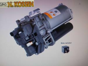 Nowe Pompa powietrza (zawieszenie) Audi Q7 Cena € 689,70 Z VAT oferowane przez N Kossen Autorecycling BV