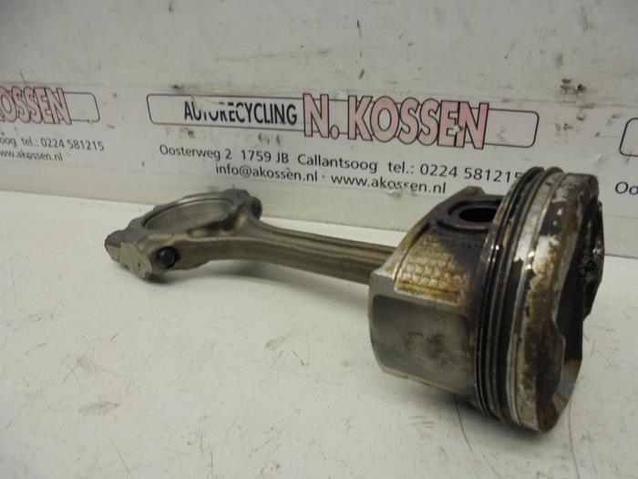 Gebrauchte Pleuelstange Peugeot 107 Preis auf Anfrage angeboten von N Kossen Autorecycling BV