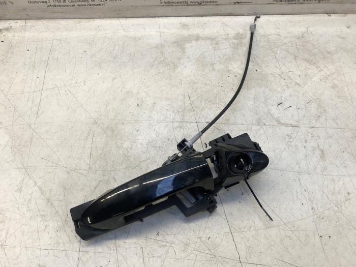 Begagnade Handtag Ford Fiesta 6 (JA8) 1.4 16V Pris på förfrågan erbjuds av N Kossen Autorecycling BV