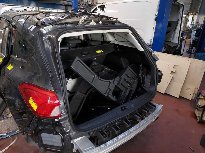 Heckklappengummi van een Ford Focus 4 Wagon 1.0 EcoBoost 12V Hybrid 125 2020