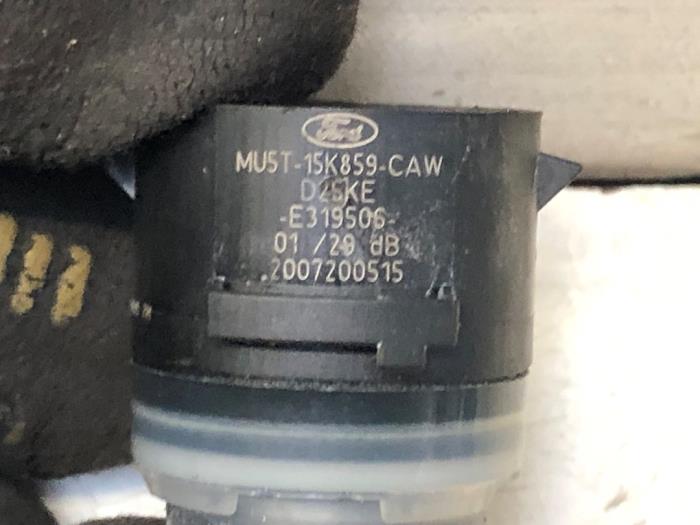 Usados Sensor PDC Ford Focus 4 Wagon 1.0 EcoBoost 12V Hybrid 125 Precio de solicitud ofrecido por N Kossen Autorecycling BV