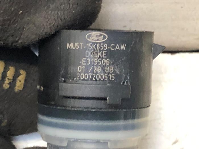 Usados Sensor PDC Ford Focus 4 Wagon 1.0 EcoBoost 12V Hybrid 125 Precio de solicitud ofrecido por N Kossen Autorecycling BV