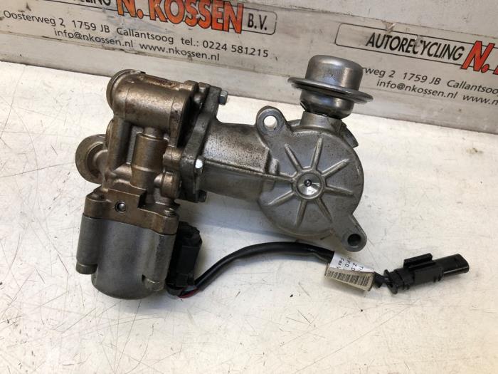 Mechanical fuel pump Mercedes C-Klasse - A2711500420 M271820