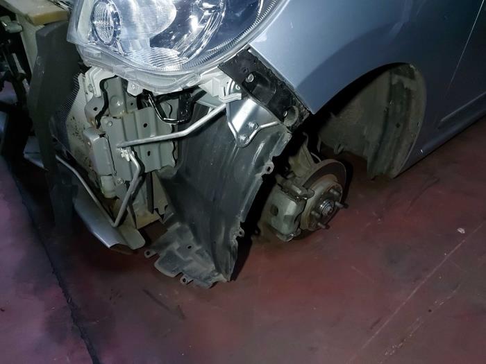 Używane Nadkole Daihatsu Cuore (L251/271/276) 1.0 12V DVVT Cena na żądanie oferowane przez N Kossen Autorecycling BV