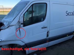 Used Door 2-door, left Mercedes Sprinter 3,5t (906.63) 313 CDI 16V Price on request offered by N Kossen Autorecycling BV