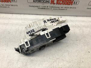 Used Sliding door lock mechanism, right Mercedes Sprinter 3,5t (906.63) 313 CDI 16V Price on request offered by N Kossen Autorecycling BV