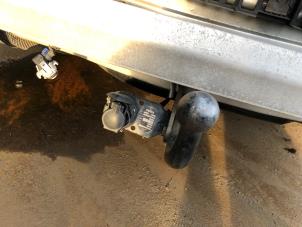 Used Towbar Mercedes W214 Price on request offered by N Kossen Autorecycling BV