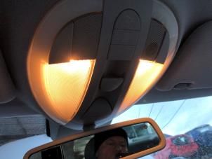 Usados Luz interior delante Mercedes E-Klasse Precio de solicitud ofrecido por N Kossen Autorecycling BV