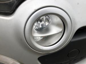 Usagé Feu antibrouillard avant droit Renault Twingo II (CN) 1.2 16V Quickshift 5 Prix sur demande proposé par N Kossen Autorecycling BV