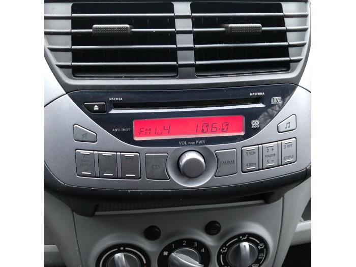 Radioodtwarzacz CD z Nissan Pixo (D31S) 1.0 12V 2010
