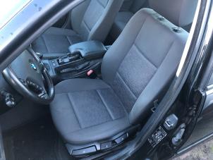 Used Seat, left BMW 3 serie (E46/4) 318d 16V Price on request offered by N Kossen Autorecycling BV