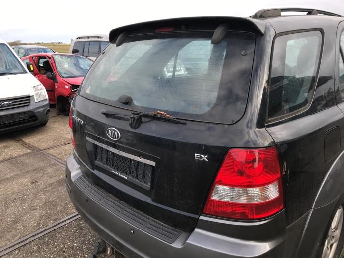 Usados Ventanilla detrás Kia Sorento I (JC) 3.5 V6 24V Precio de solicitud ofrecido por N Kossen Autorecycling BV