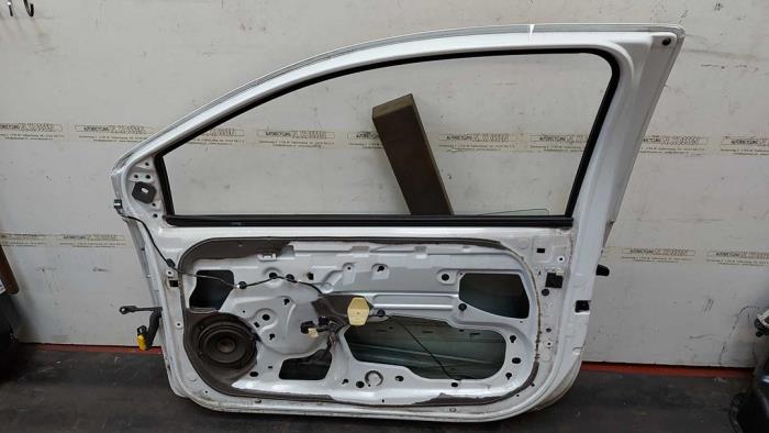 Portière 2portes droite d'un Renault Twingo II (CN) 1.5 dCi 75 FAP 2013