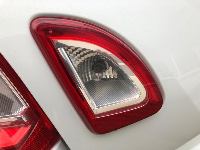 Rücklicht links van een Renault Twingo II (CN) 1.5 dCi 75 FAP 2013