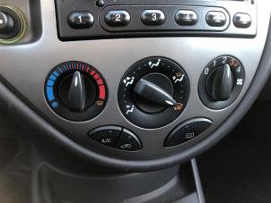 Usados Panel de control de aire acondicionado Ford Focus 1 Wagon 1.6 16V Precio de solicitud ofrecido por N Kossen Autorecycling BV