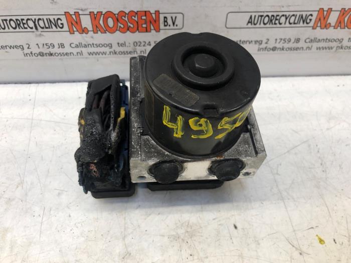 Usagé Pompe ABS Renault Twingo II (CN) 1.2 16V Prix sur demande proposé par N Kossen Autorecycling BV
