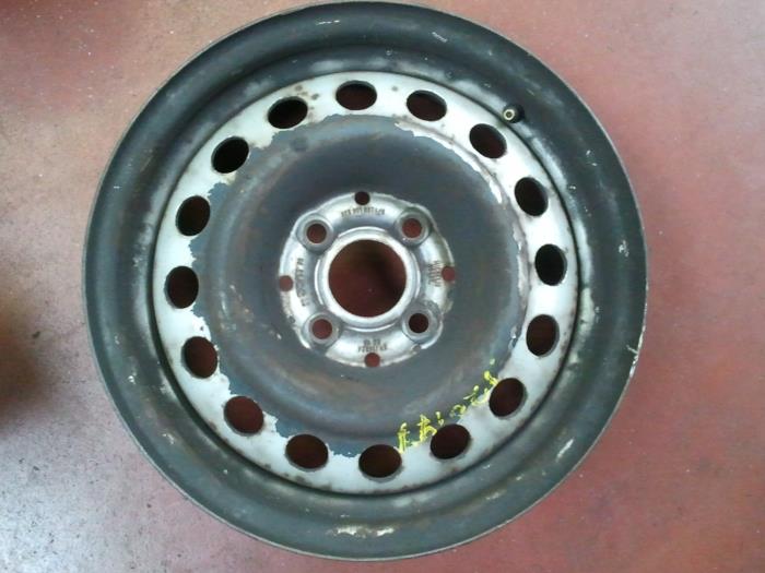 Używane Obrecz Seat Inca (6K9) 1.9 SDI Cena na żądanie oferowane przez N Kossen Autorecycling BV