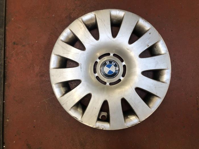 Używane Kolpak BMW 3 serie (E46/4) 318d 16V Cena na żądanie oferowane przez N Kossen Autorecycling BV