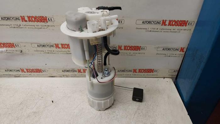 Begagnade Bensinpump Toyota Aygo (B40) 1.0 12V VVT-i Pris på förfrågan erbjuds av N Kossen Autorecycling BV