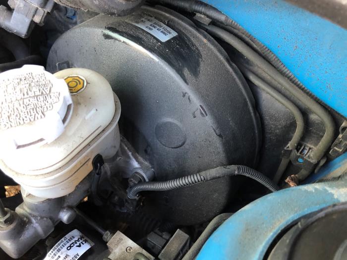 Begagnade Bromsservo Kia Rio (DC22/24) 1.5 16V Pris på förfrågan erbjuds av N Kossen Autorecycling BV
