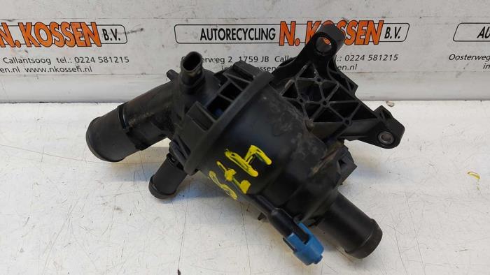 Gebrauchte Thermostatgehäuse Ford Transit Preis auf Anfrage angeboten von N Kossen Autorecycling BV