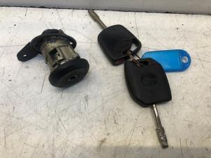 Used Door lock cylinder, left Ford Ka I 1.3i Price on request offered by N Kossen Autorecycling BV