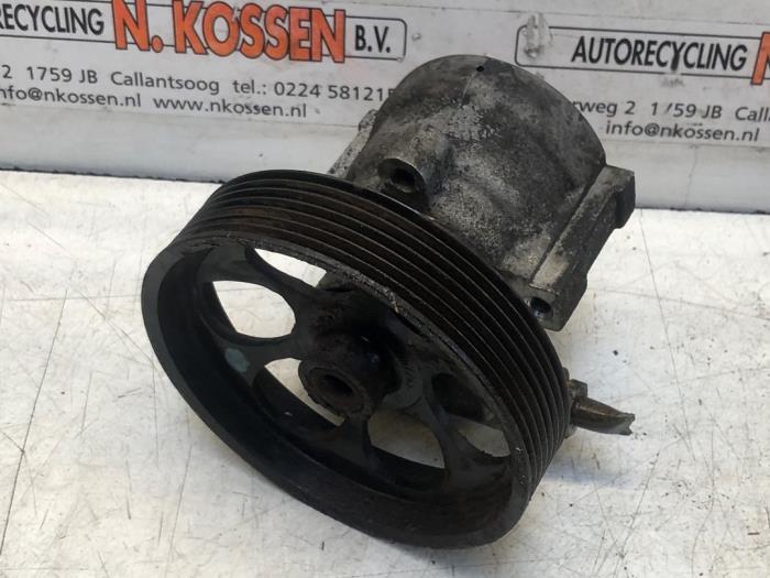 Usagé Pompe de direction Renault Espace (JK) 2.0 16V Turbo Prix sur demande proposé par N Kossen Autorecycling BV