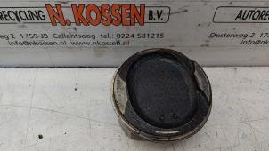 Kolben van een Toyota Corolla Verso (R10/11) 1.8 16V VVT-i 2004