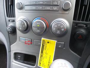 Usados Interruptor Hyundai H300 Precio de solicitud ofrecido por N Kossen Autorecycling BV
