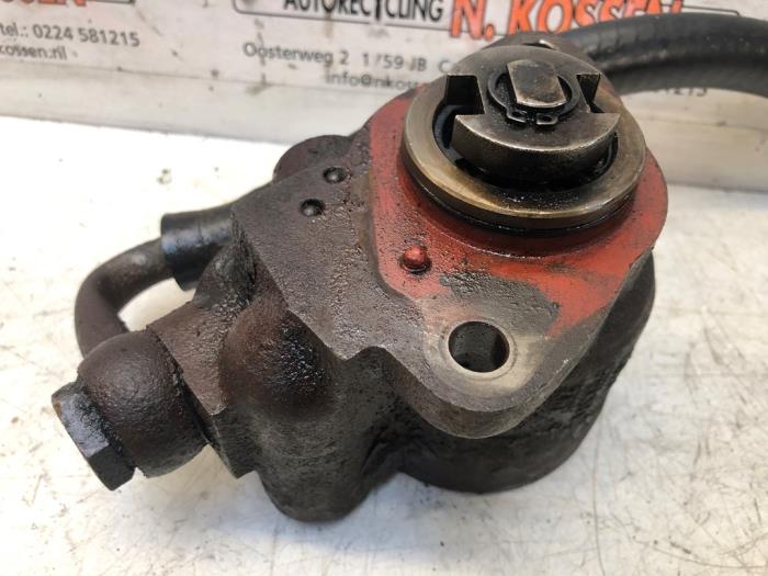Power steering pump from a Renault Messenger 1995