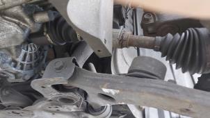 Usagé Bras de suspension avant gauche Mazda 5 (CR19) 2.0i 16V Prix sur demande proposé par N Kossen Autorecycling BV