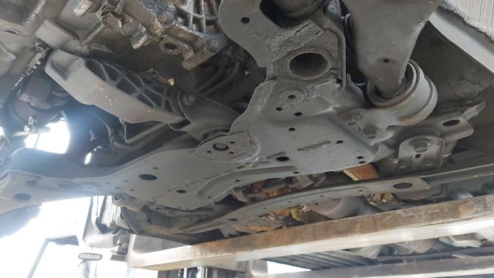 Begagnade Underram Mazda 5 (CR19) 2.0i 16V Pris på förfrågan erbjuds av N Kossen Autorecycling BV