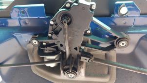 Gebrauchte Scheibenwischermotor hinten Peugeot Partner Combispace 1.4 Preis auf Anfrage angeboten von N Kossen Autorecycling BV