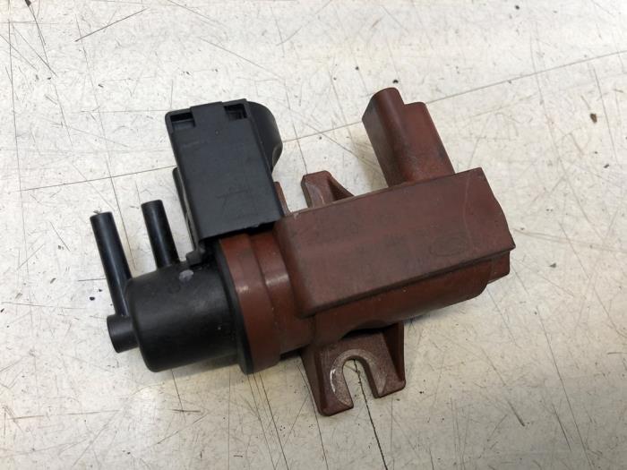 Vacuum valve from a Ford Mondeo 2008